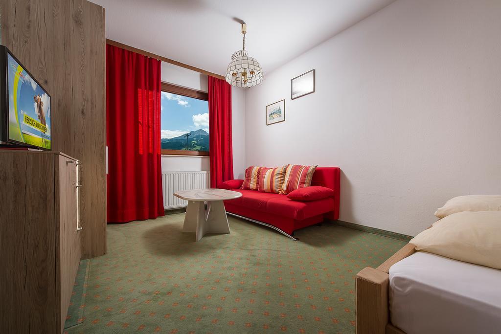 Familienhotel Central Sankt Johann in Tirol Habitación foto