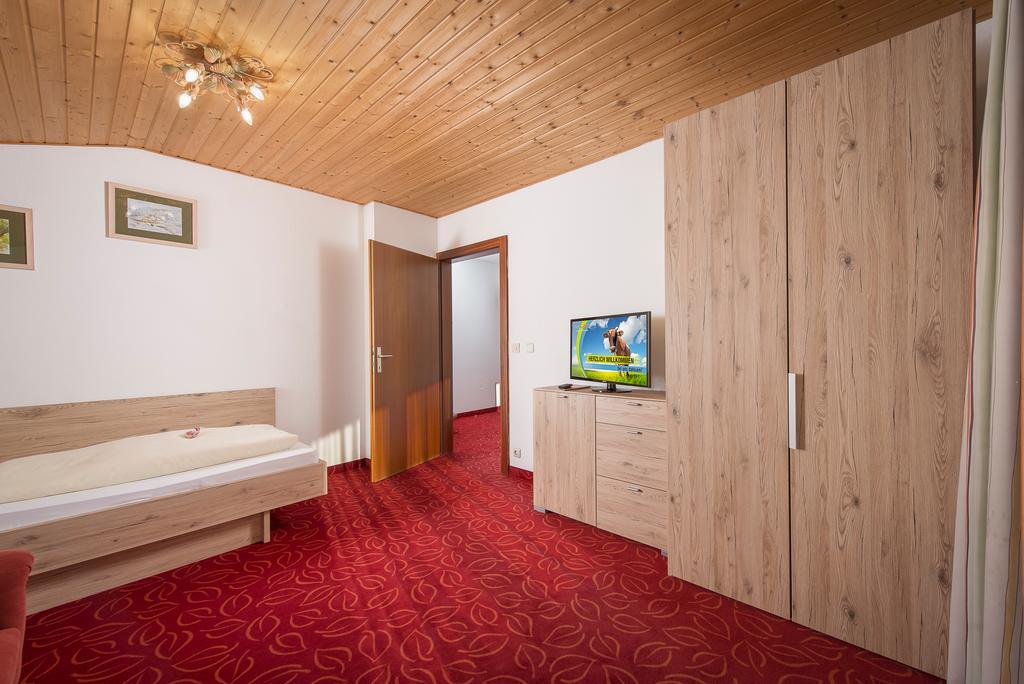 Familienhotel Central Sankt Johann in Tirol Habitación foto